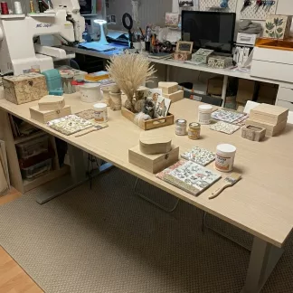 Ateliers serviettage sur boîte à thé